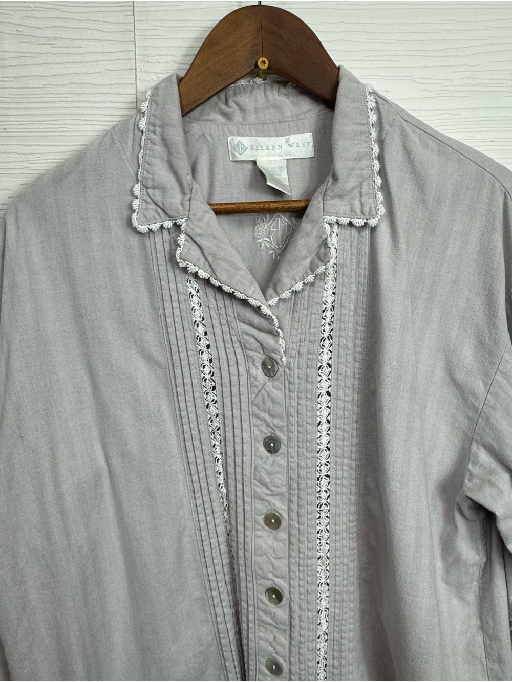 Eileen West Gray Button-Front  Cotton Lace-Trim Sleep Top Medium - Picture 2 of 9